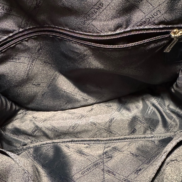 Longchamp Le Foulonne Saddle Bag. Beautiful,classic with plenty of pockets. - Picture 11 of 16